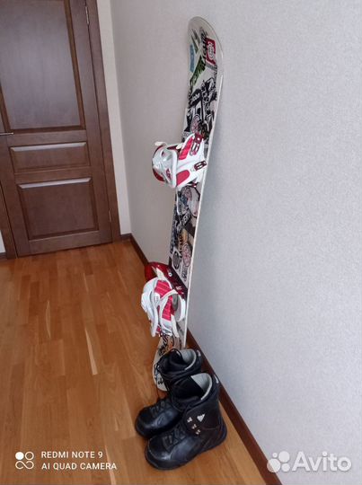 Сноуборд в сборе + ботинки