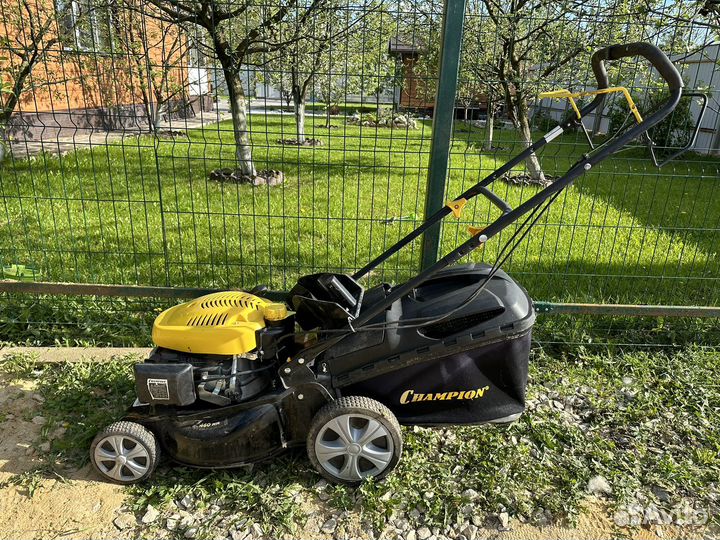 Газонокосилка бензиновая самоходная бу