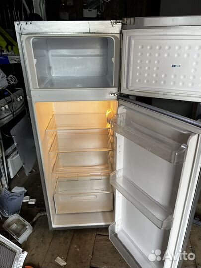 Холодильник Vestel