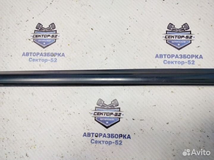 Уплотнитель стекла двери передний Kia Sportage 2