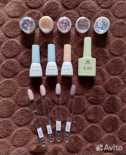 Для маникюра лаки, блёстки