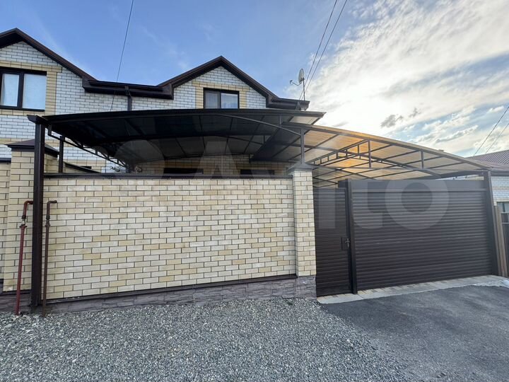 Коттедж 98,9 м² на участке 1,8 сот.