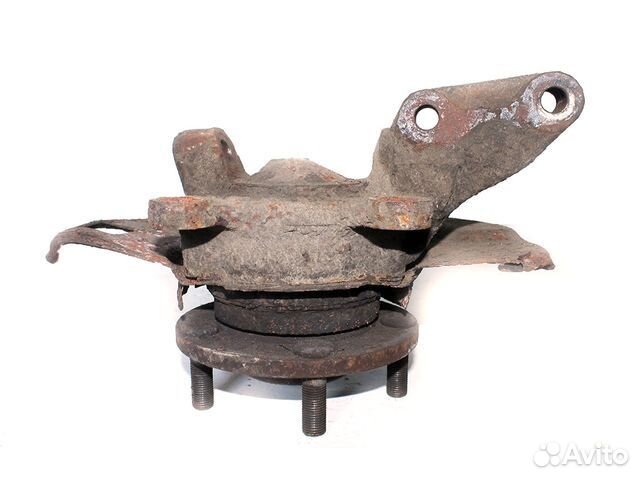 Кулак поворотный правый Nissan Serena