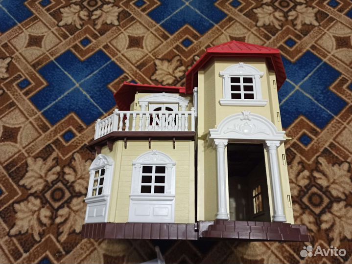 Домик кукольный