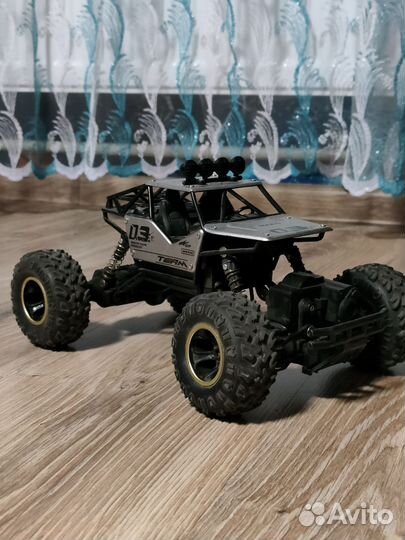 Машинка краулер на радиоуправлении