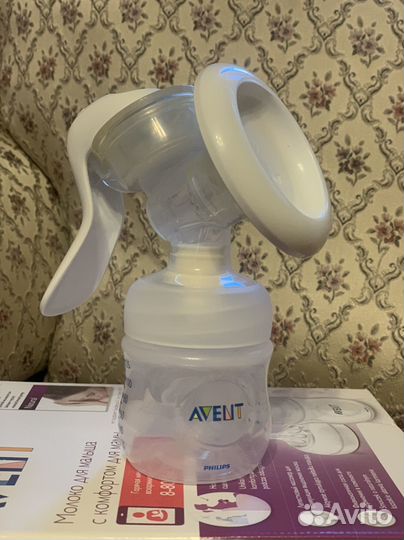 Молокоотсос ручной avent с контейнерами