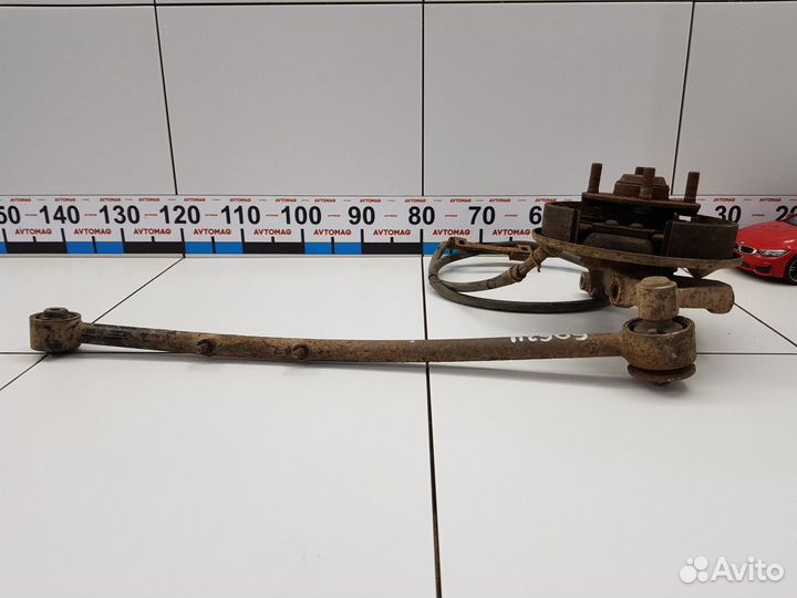 Кулак задний левый (Kia Spectra)