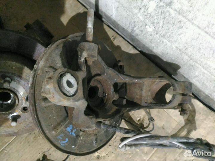 Поворотный кулак задний Ленд Ровер Фрилендер 2