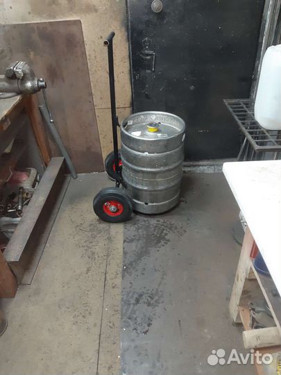 Тележка для перевозки пивных кег