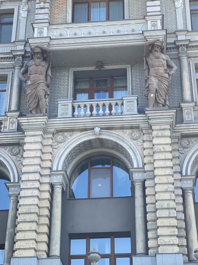 4-к. квартира, 234 м², 4/8 эт.