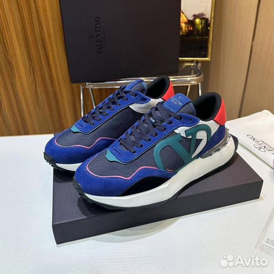 Кроссовки valentino