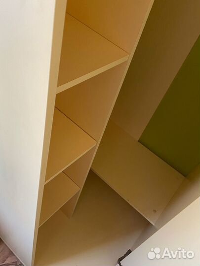 Шкаф угловой в детскую