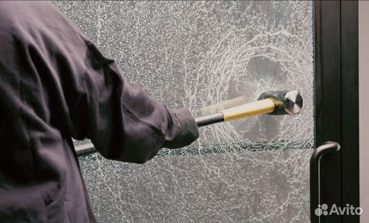 Бронирование стёкол окон витрин бронепленка 336