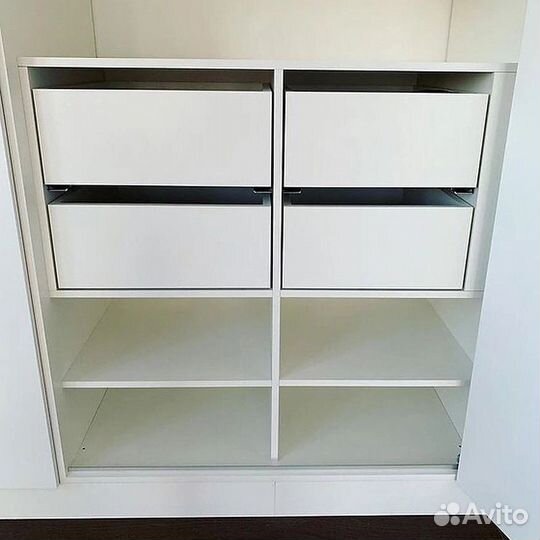 Шкаф распашной современный