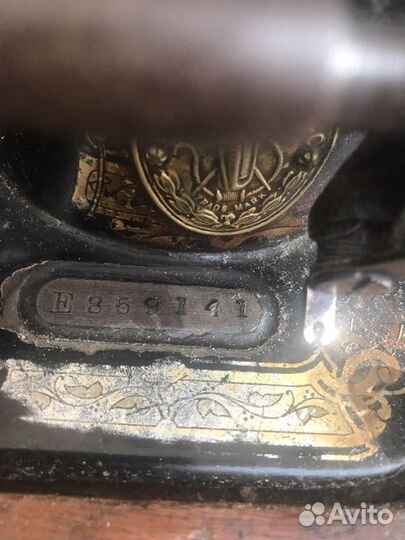 Швейная машина Singer