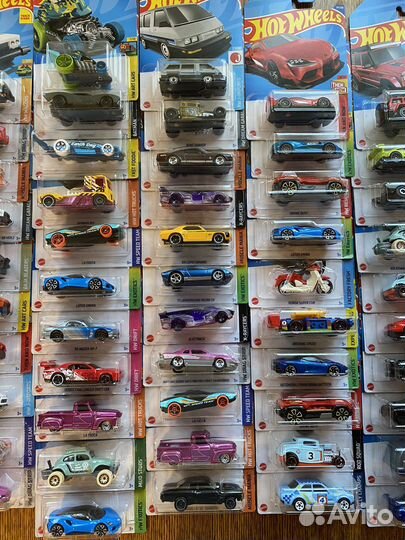 Hot wheels машинки кейсы 2023 года