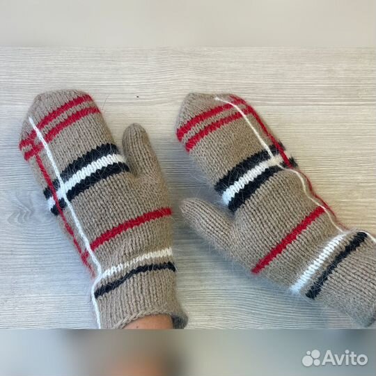 Варежки вязаные женские