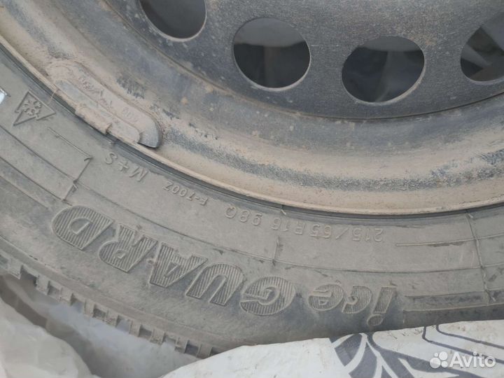 Yokohama Ice Guard Stud IG55 215/65 R16