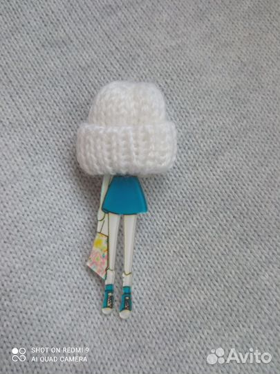 Брошь Значок Новый