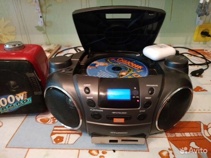 Бумбокс hyundai и магнитофон