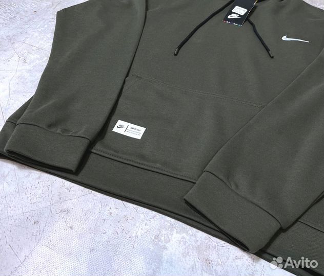 Спортивные костюмы Nike