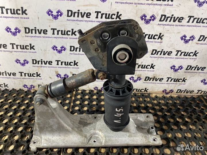 Подушка кабины в сборе с кронштейном левая Renault