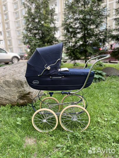 Коляска Inglesina Classica на шасси Balestrino