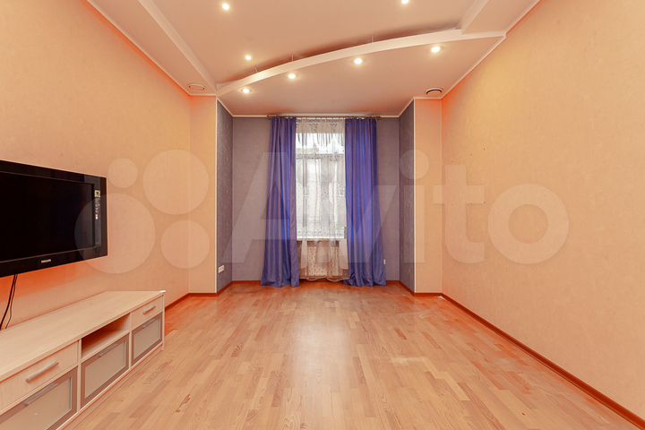 4-к. квартира, 129 м², 4/7 эт.