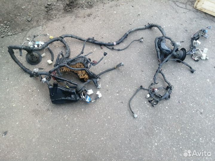 Проводка моторного отсека Toyota Mark 2 110