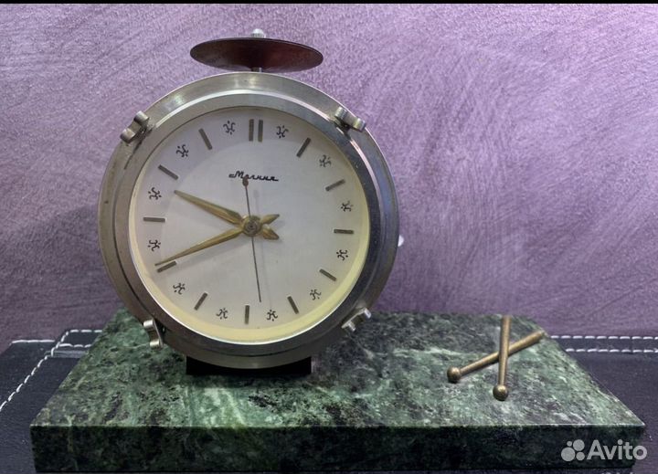 Старинные часы барабан Молния. Мрамор бронза СССР