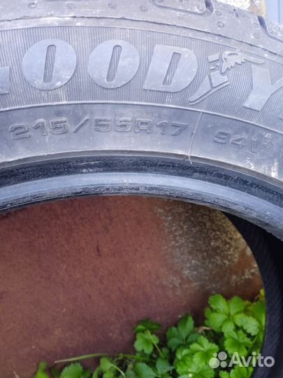 Goodyear EfficientGrip Performance 215/55 R17 94V