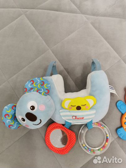 Развивающие игрушки подвески Chicco для малышей
