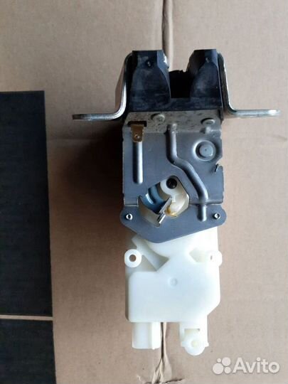 Замок крышки багажника Mitsubishi ASX 5808A067