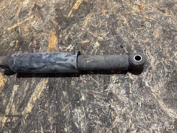 Амортизатор подвески задний Mercedes Vito 639 2.2