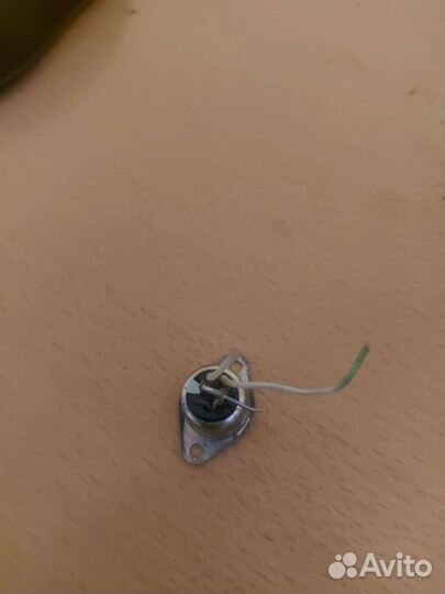 Гнездо для электрогитары