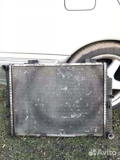 Радиатор охлаждения на mercedes 210 3,2cdi