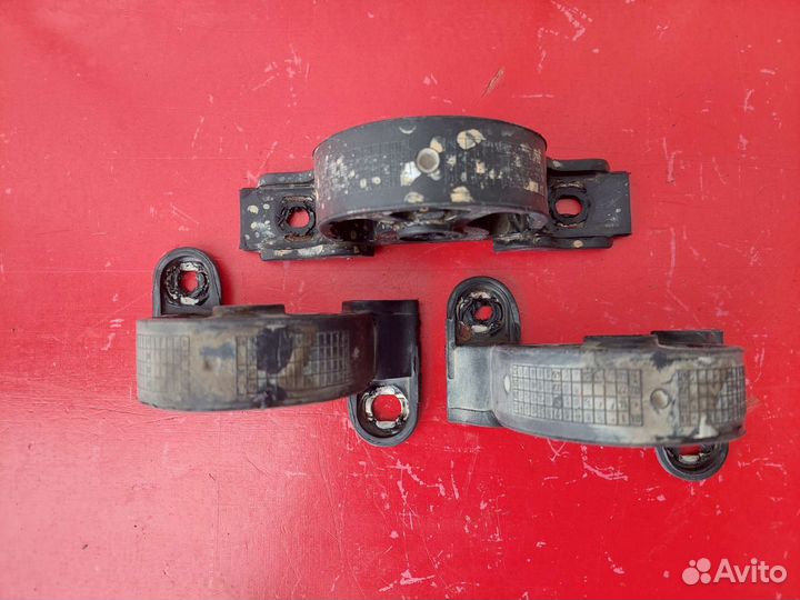 Кронштейн крепления глушителя BMW X5 E53