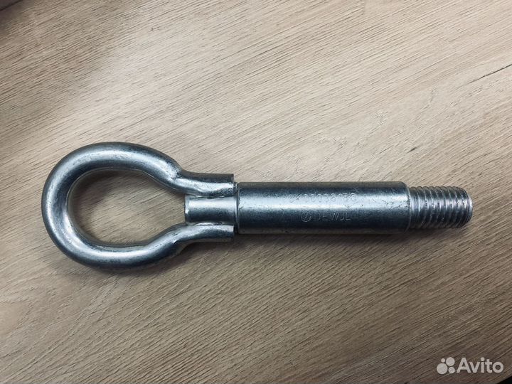 Буксировочный крюк VAG Rapid Polo 5