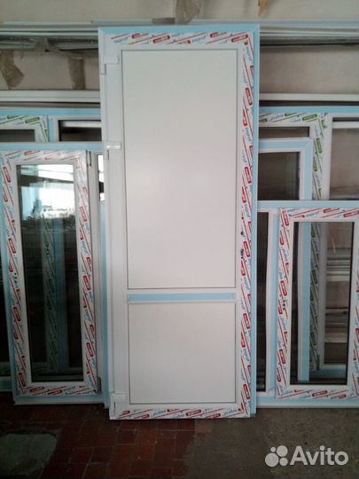 Пластиковая дверь. Заполнение сендвич. Установка