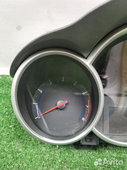 Панель приборов Chevrolet Cruz седан 1.6 F16D4