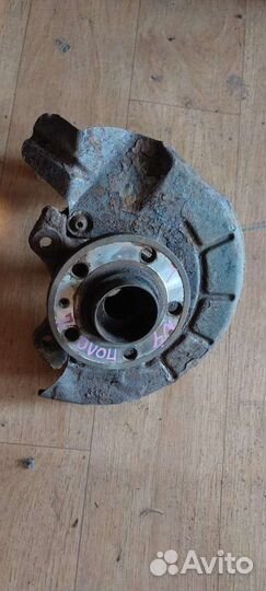 Кулак поворотный левый Skoda Rapid