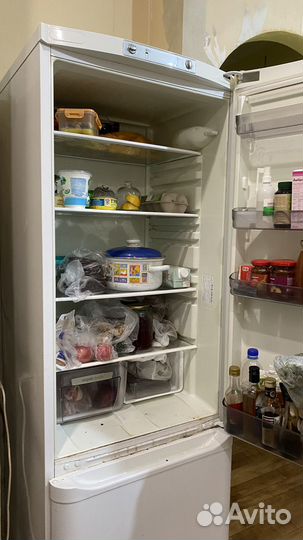 Холодильник Ariston бу