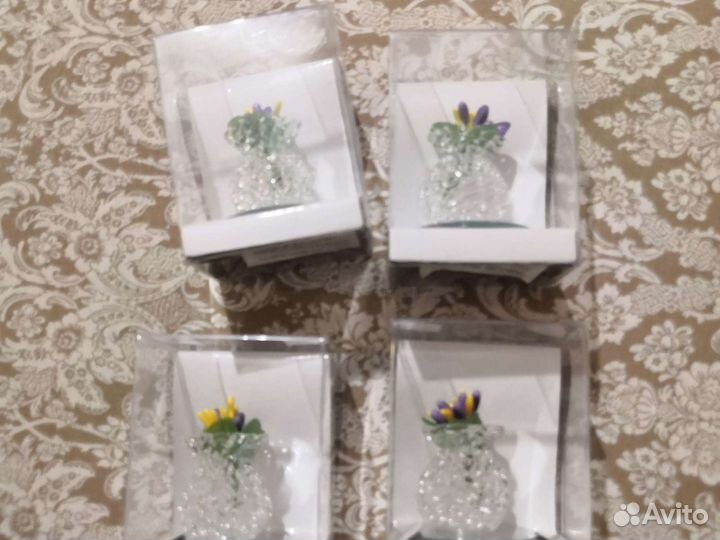 Фигурка в виде вазочки с цветами