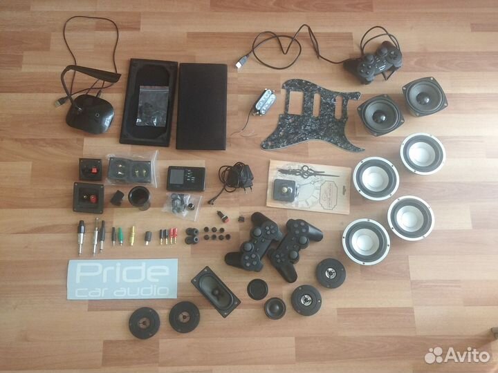 Динамики,геймпад,сетка,пикгард,лампа,терминал,часы