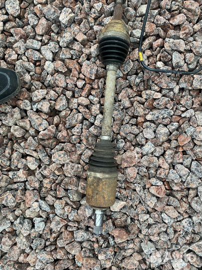 Привод левый рено сандеро степвей