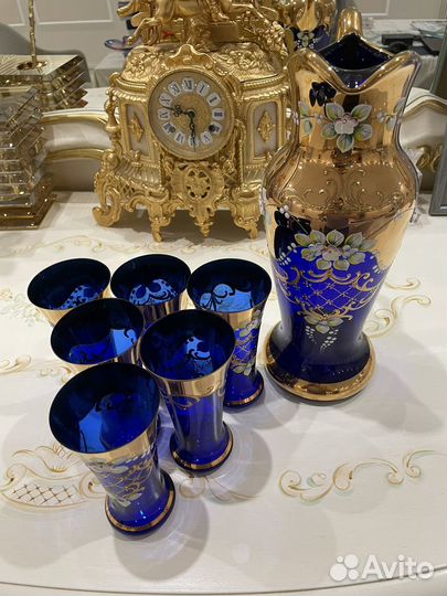 Кувшин со стаканами