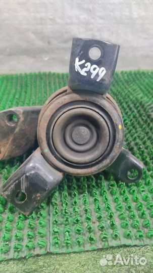 Опора (подушка) двигателя правая KIA soul 2009