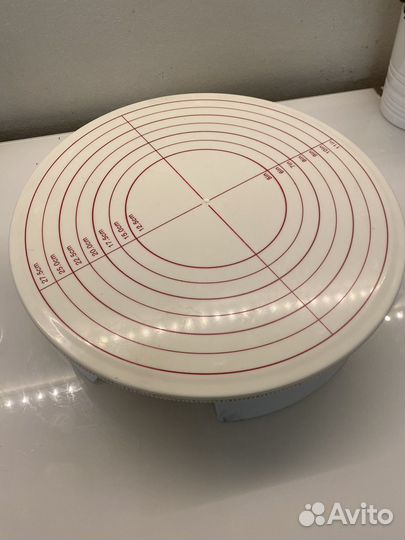 Поворотный столик для торта