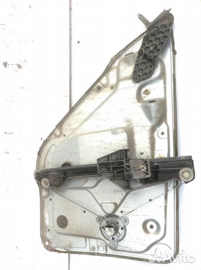 Стеклоподъемник задний правый Skoda Fabia 1