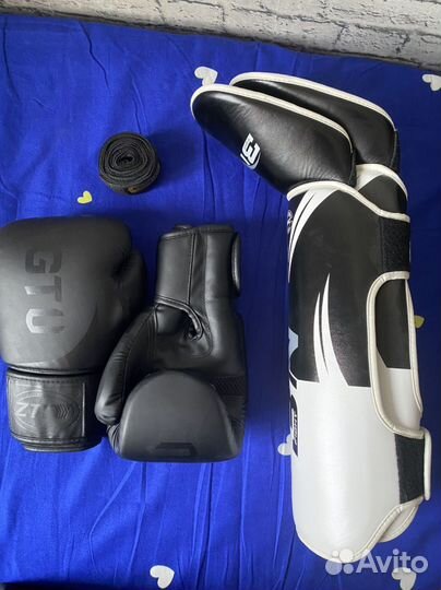 Боксерские перчатки